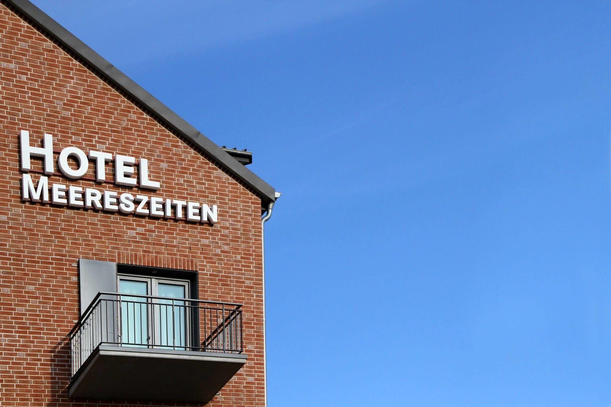 Hafenhotel Meereszeiten Хайлигенхафен Экстерьер фото
