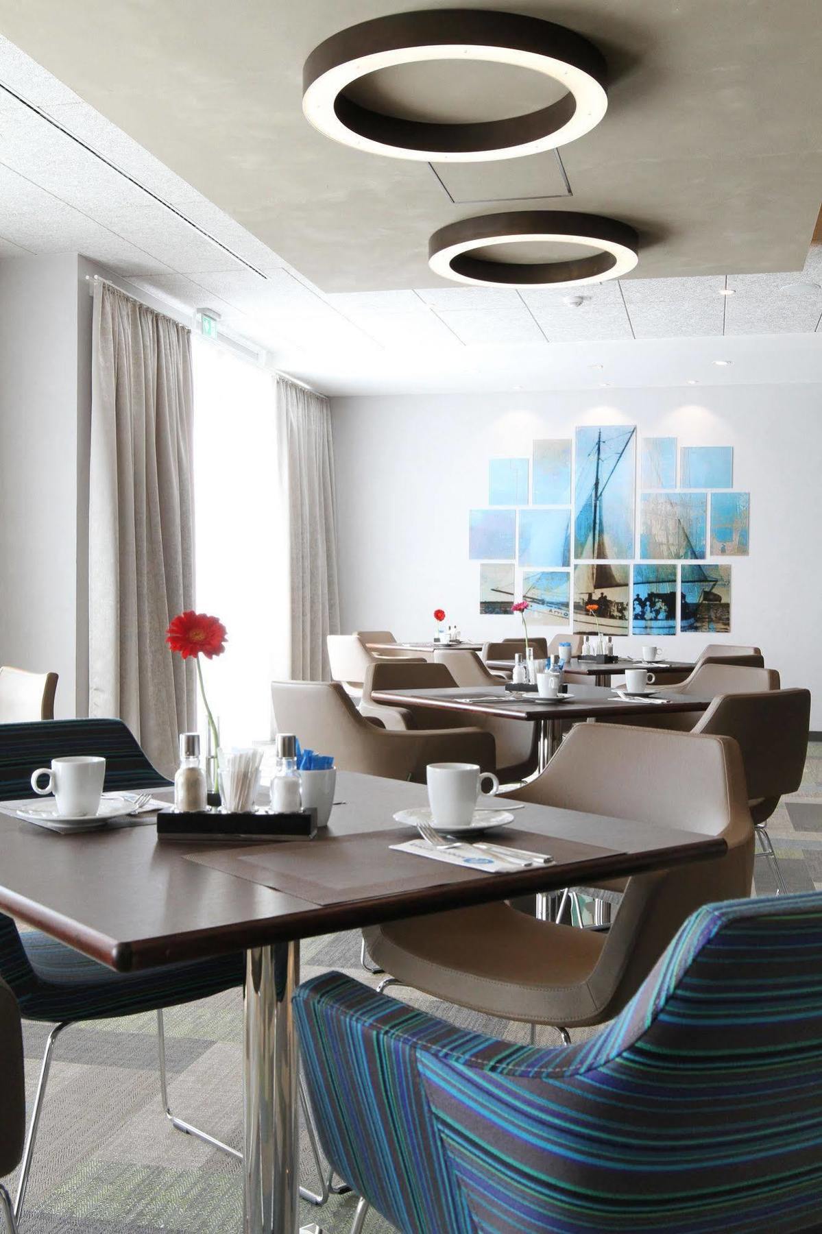 Hafenhotel Meereszeiten Хайлигенхафен Экстерьер фото
